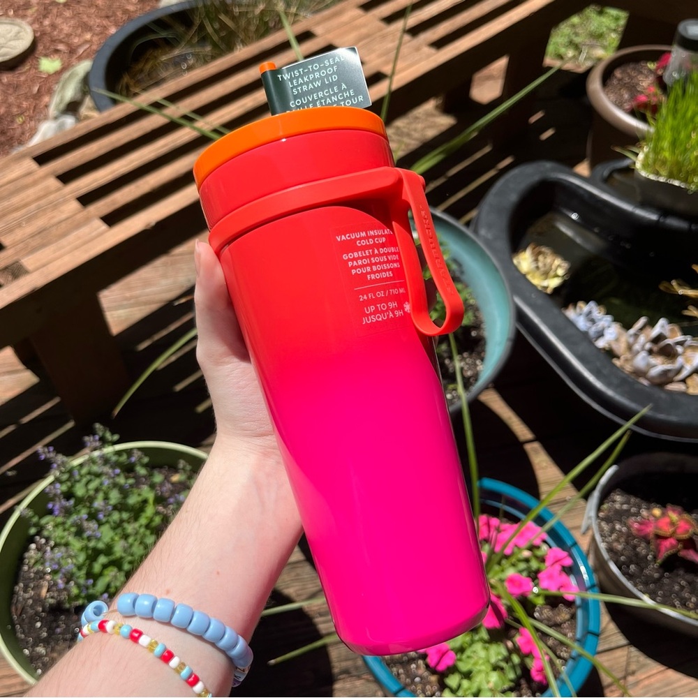 NWT Starbucks Summer 2025 Pink Vacuum Insulated Cold Cup Tumbler 24oz🧡🩷